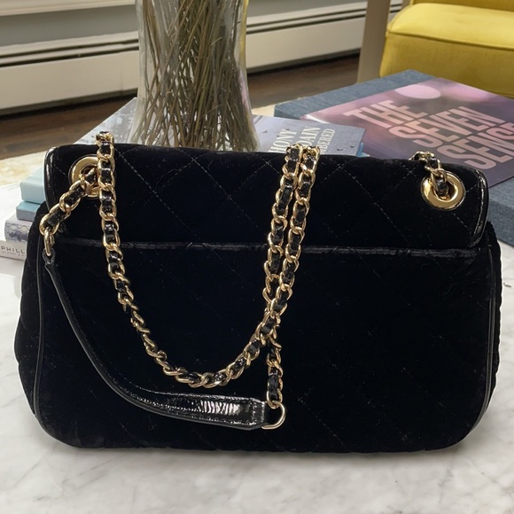 Michael by Michael Kors Sloan large velvet shoulder bag - Picture 3 of 10